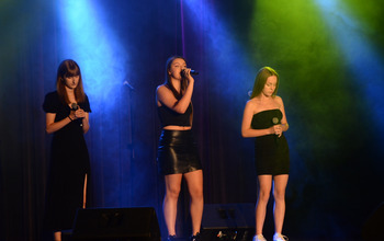 (photo)