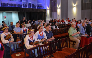  (photo)