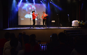  (photo)