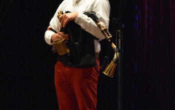  (photo)