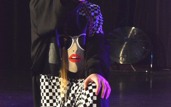  (photo)