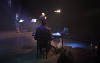  (photo)