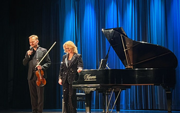  (photo)